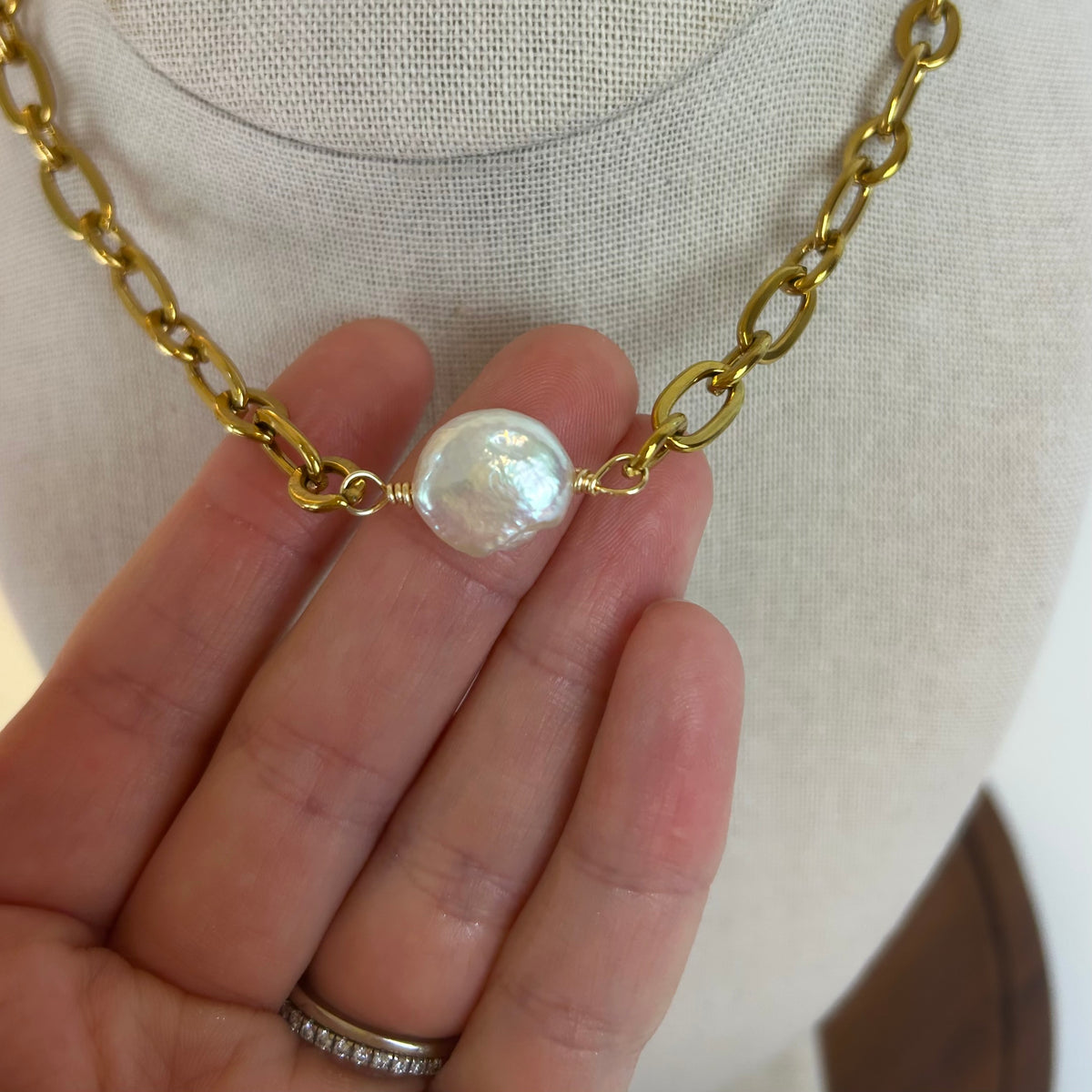 Coin Pearl Choker Necklace