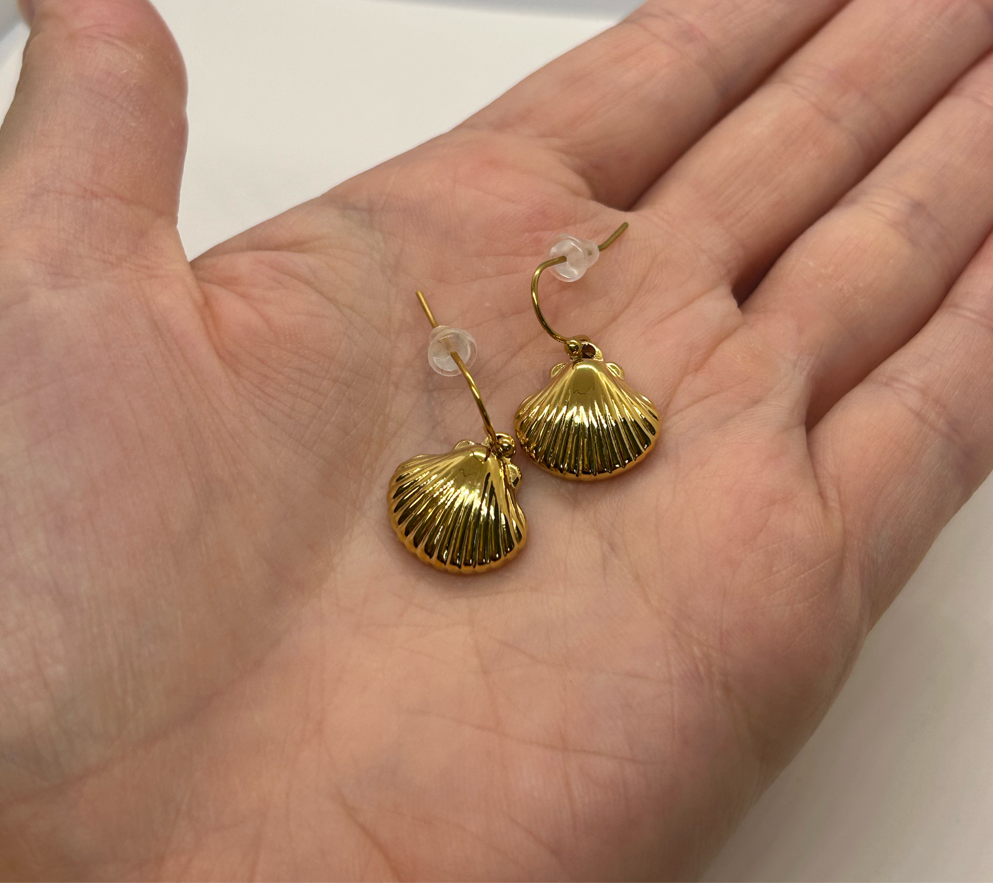 Simple Shell Gold Earrings