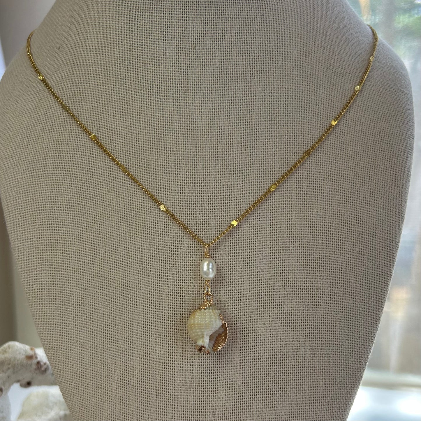 Dainty Neutral Shell & Pearl Drop Necklace