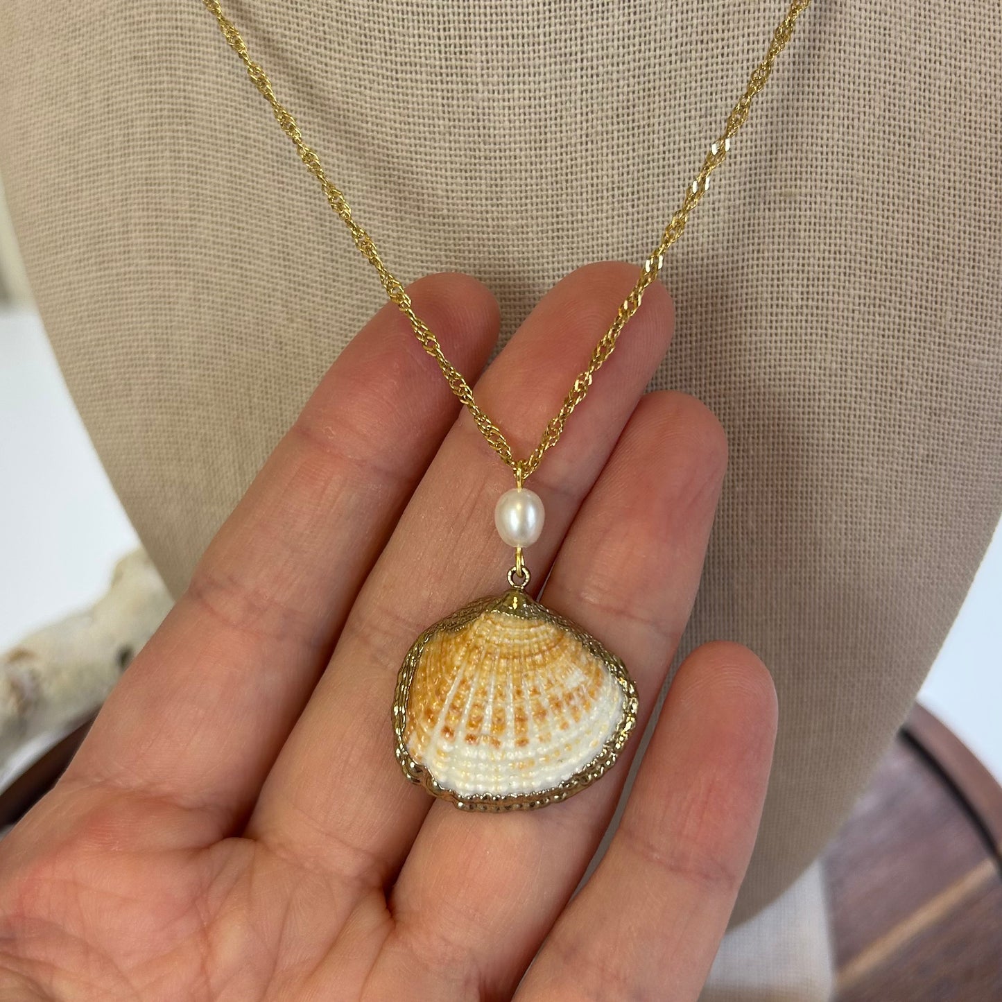 Elegant Shell & Pearl Pendant