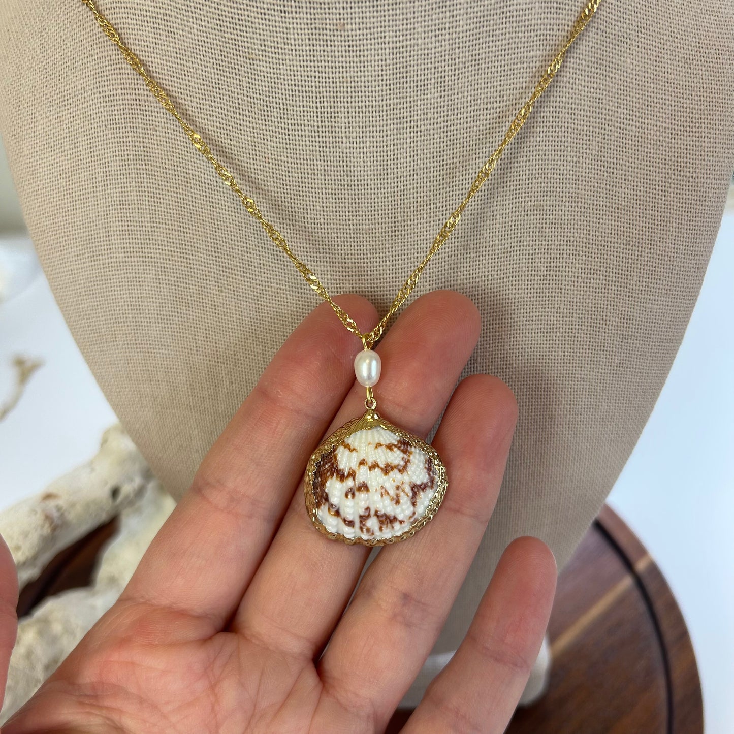 Elegant Shell & Pearl Pendant
