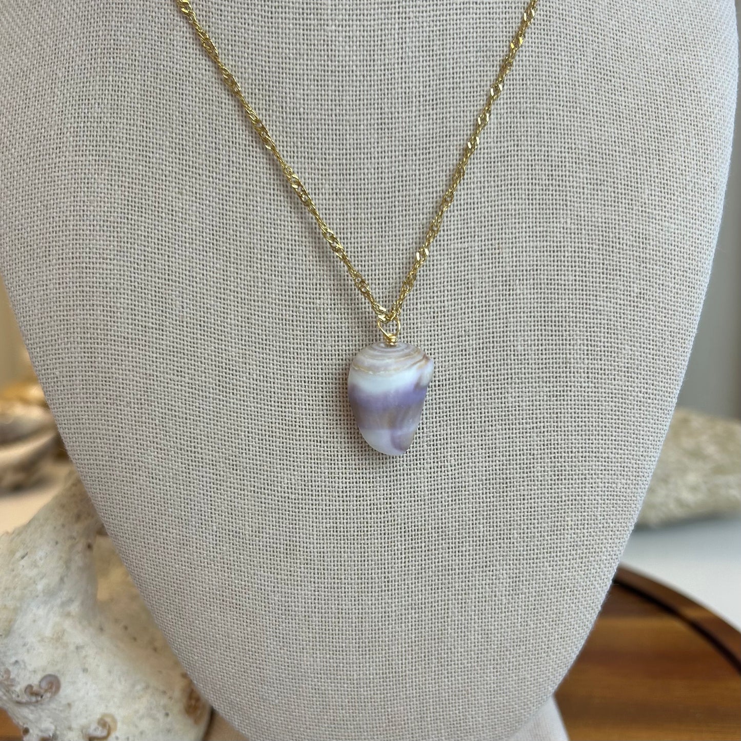 Cone Shell Pearl Inlay Necklace