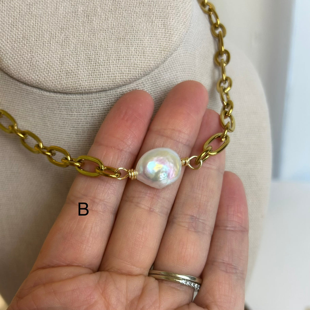 Coin Pearl Choker Necklace