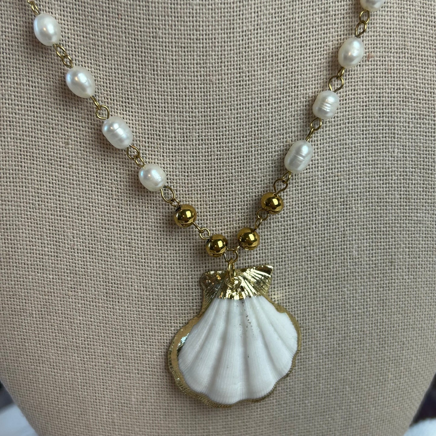 White Shell & Freshwater Pearls Necklace