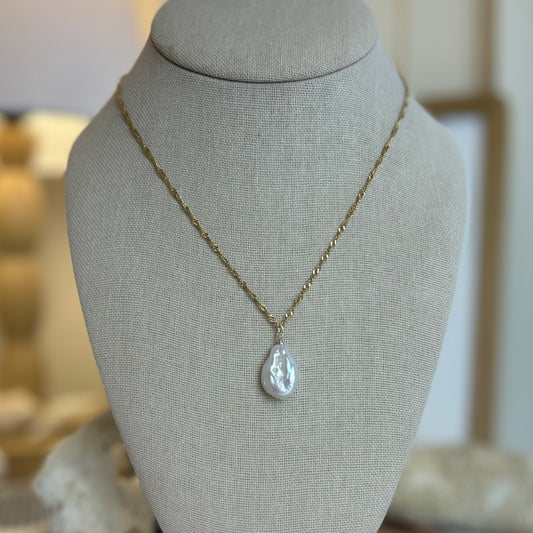 Baroque Pearl Teardrop Pendant Necklace