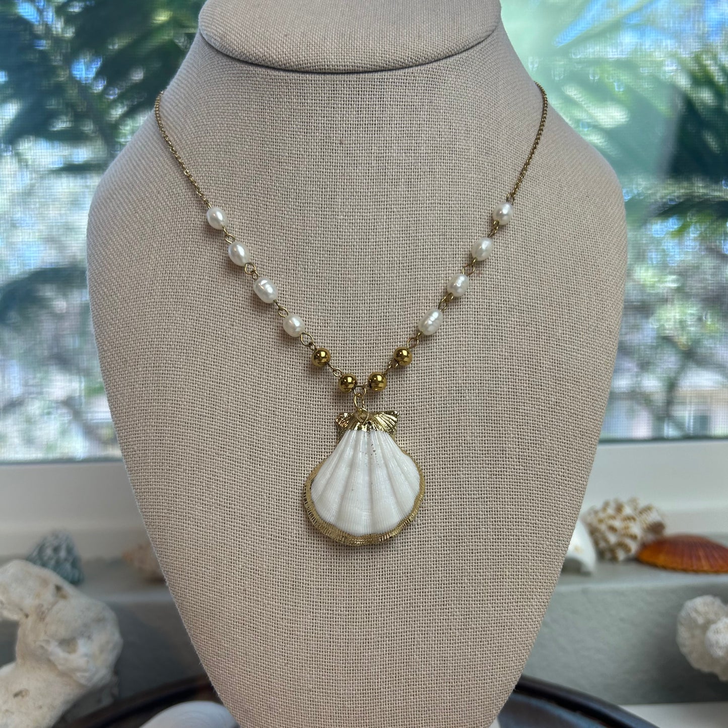 White Shell & Freshwater Pearls Necklace