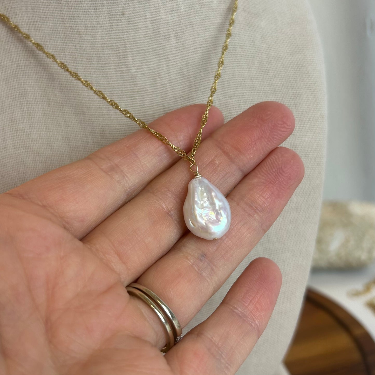 Baroque Pearl Teardrop Pendant Necklace