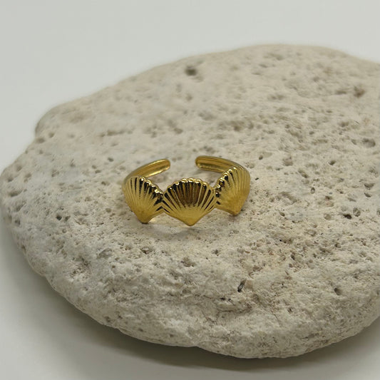 Shell Trio Gold Ring