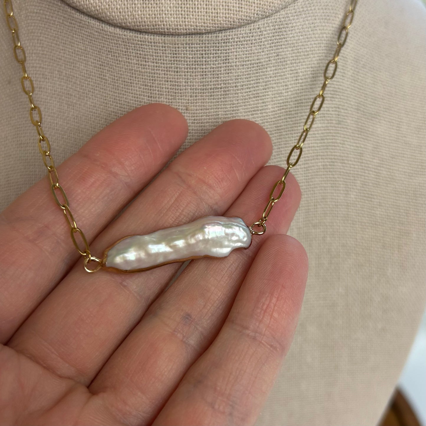 Baroque Fluid Form Pearl Bar Necklace