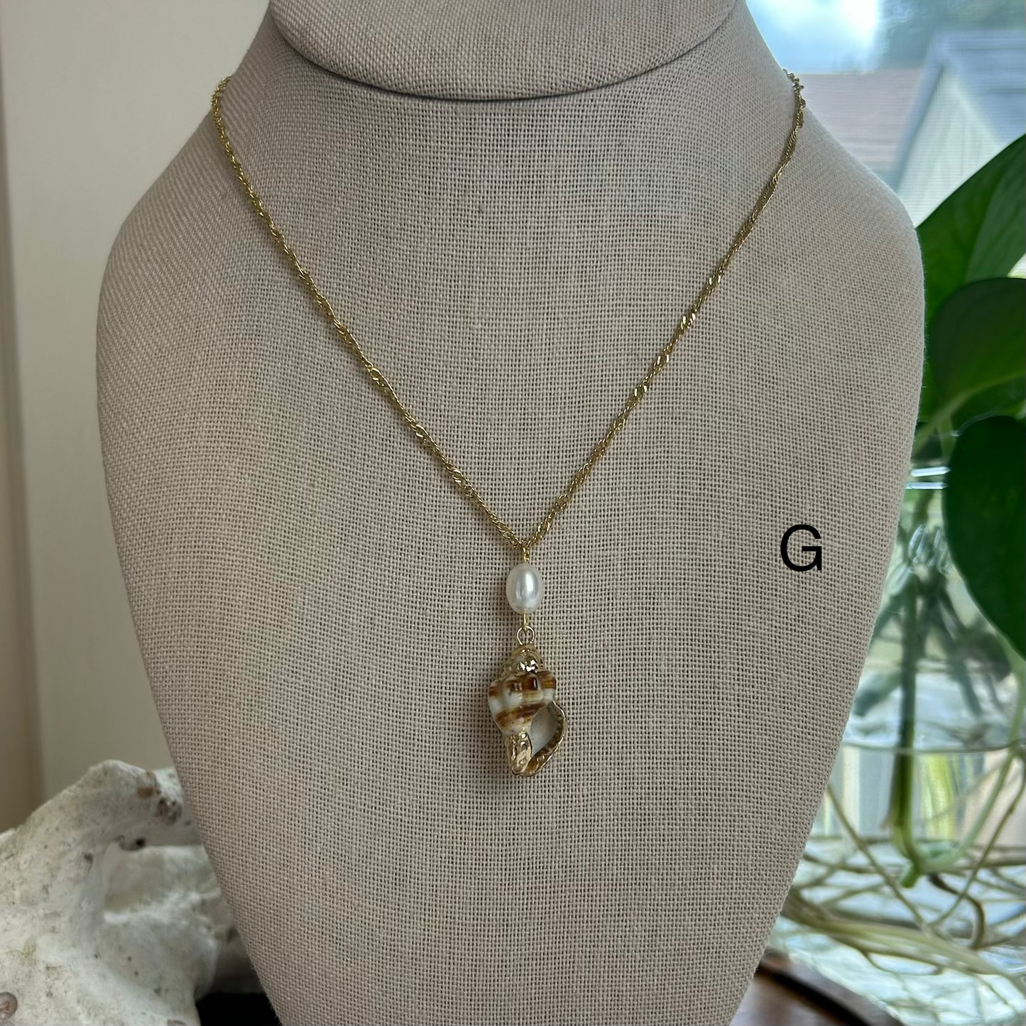 Pearl Drop Conch Shell Necklace Varieties