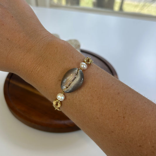 Cowrie & Pearls Shell Link Bracelet
