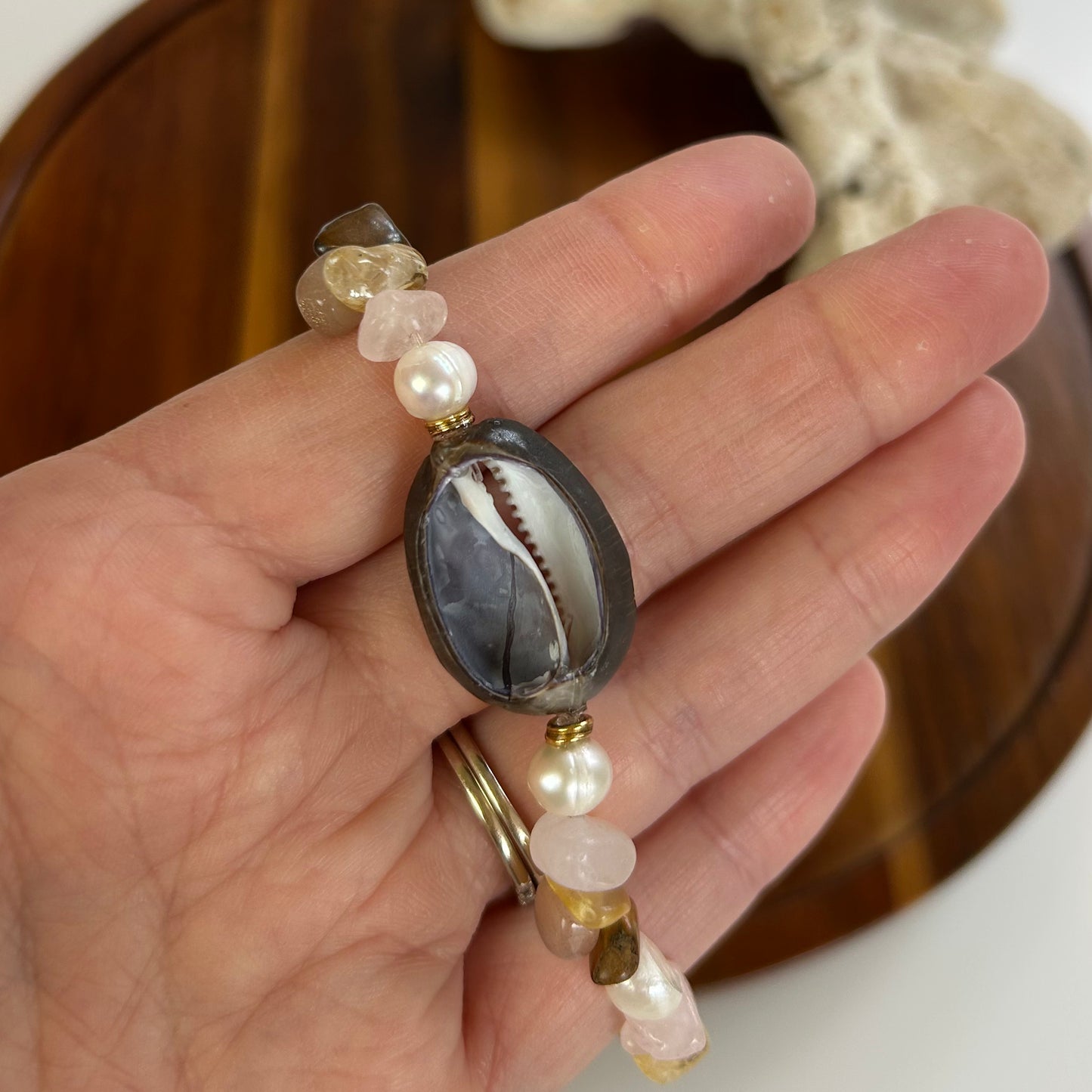 Cowrie Shell Stone & Pearls Stretch Bracelet
