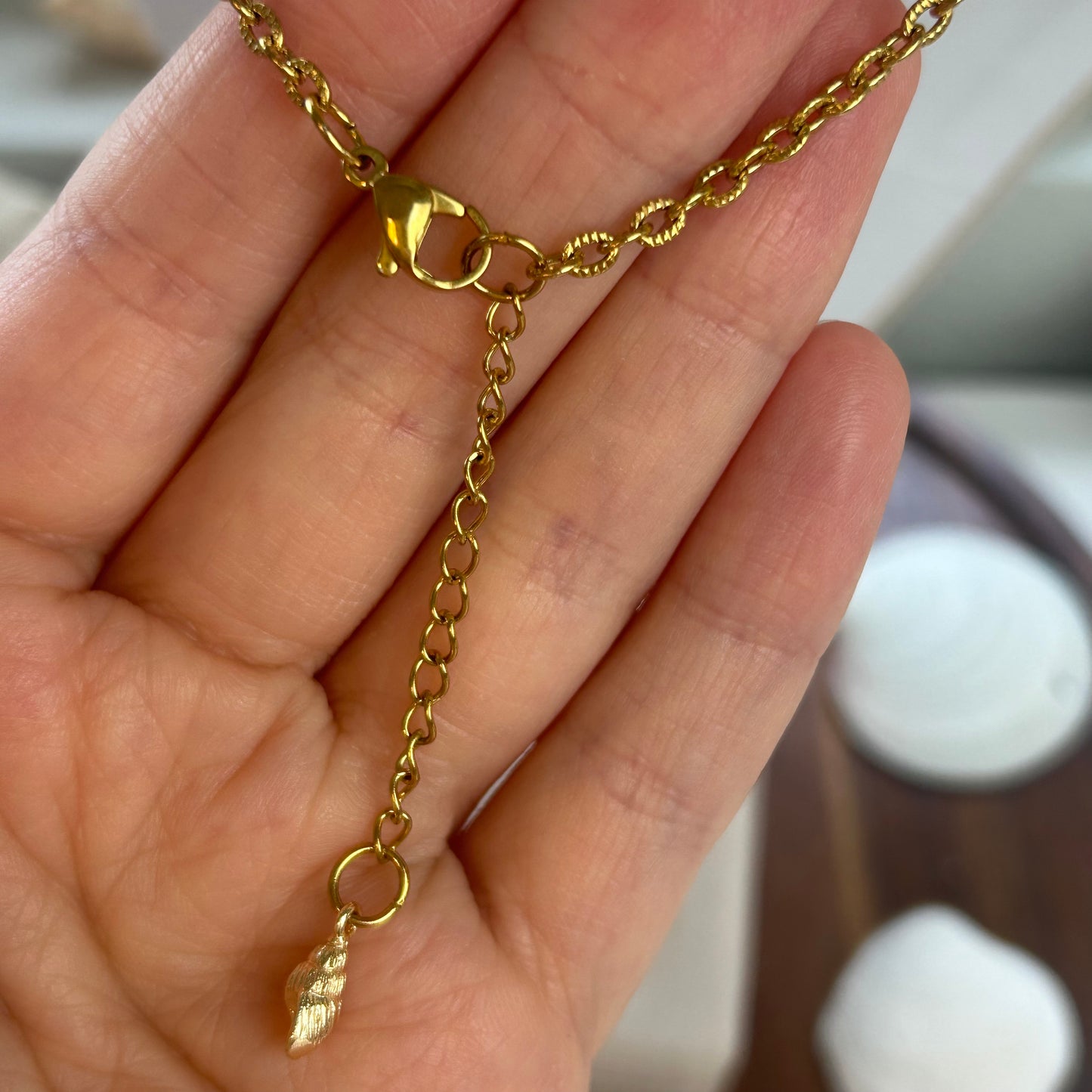 Mother of Pearl Crimped 18k Gold Chain Necklace