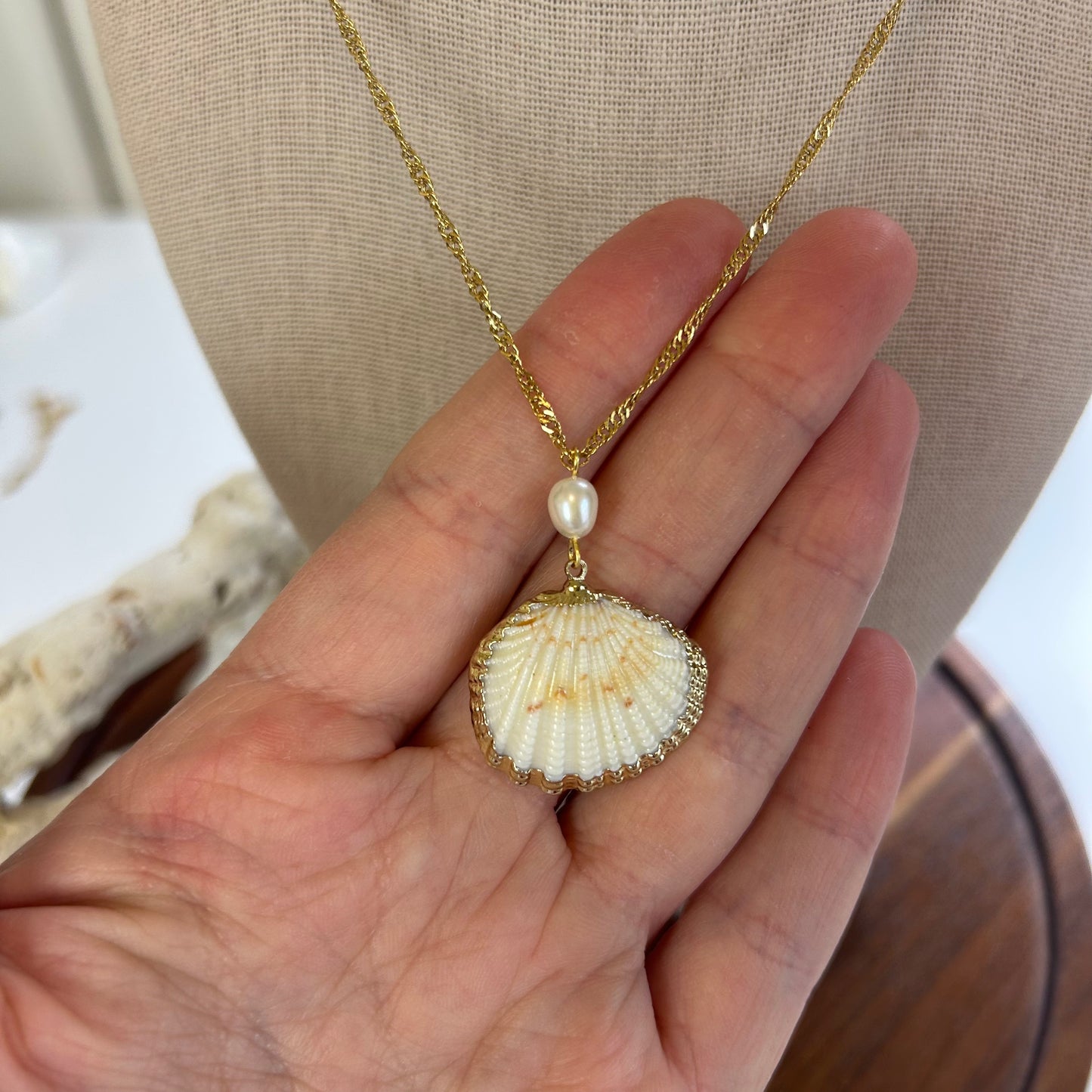 Elegant Shell & Pearl Pendant