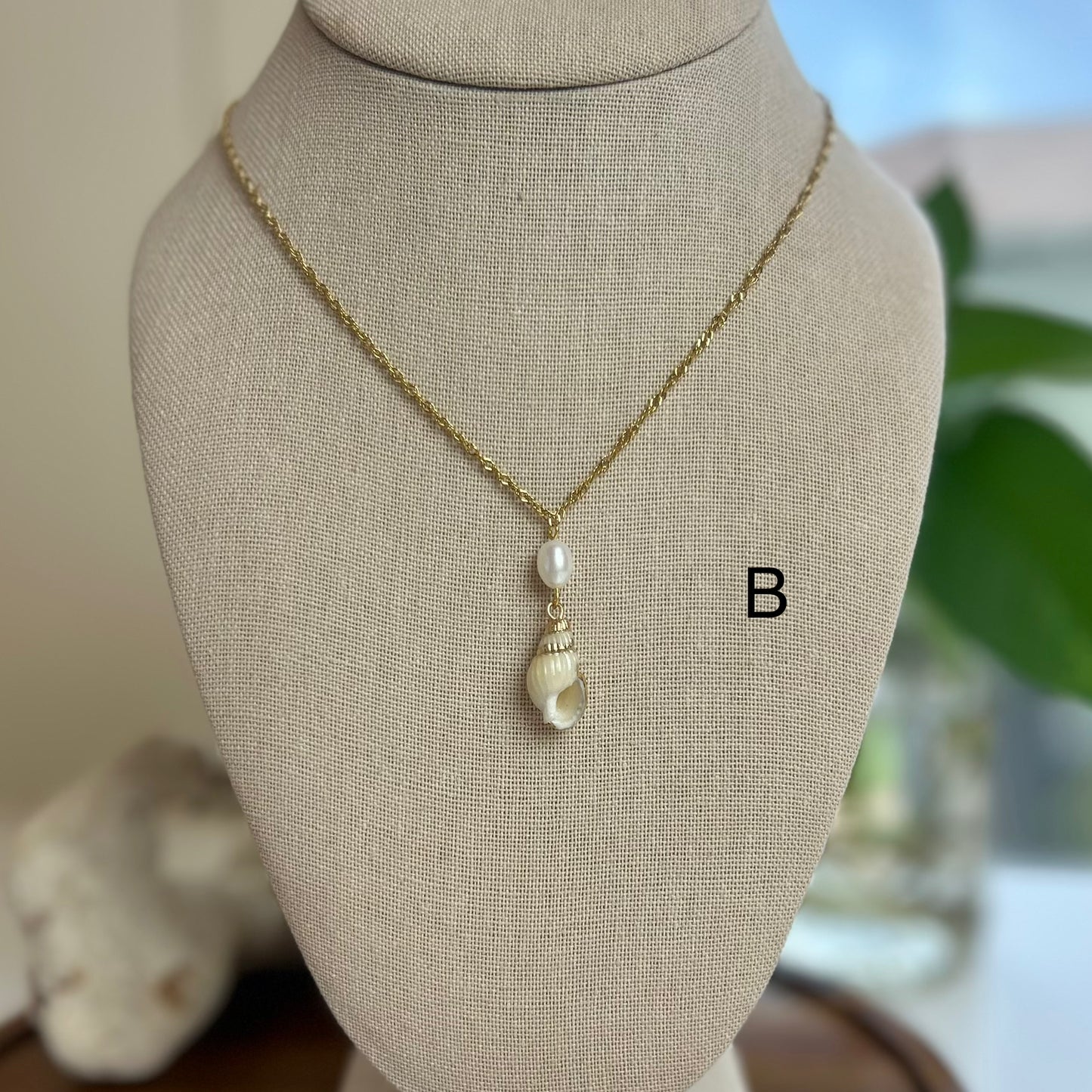 Pearl Drop Conch Shell Necklace Varieties