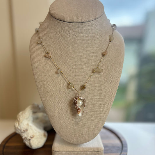 Stone Beaded Pearl Inlay Shell Necklace