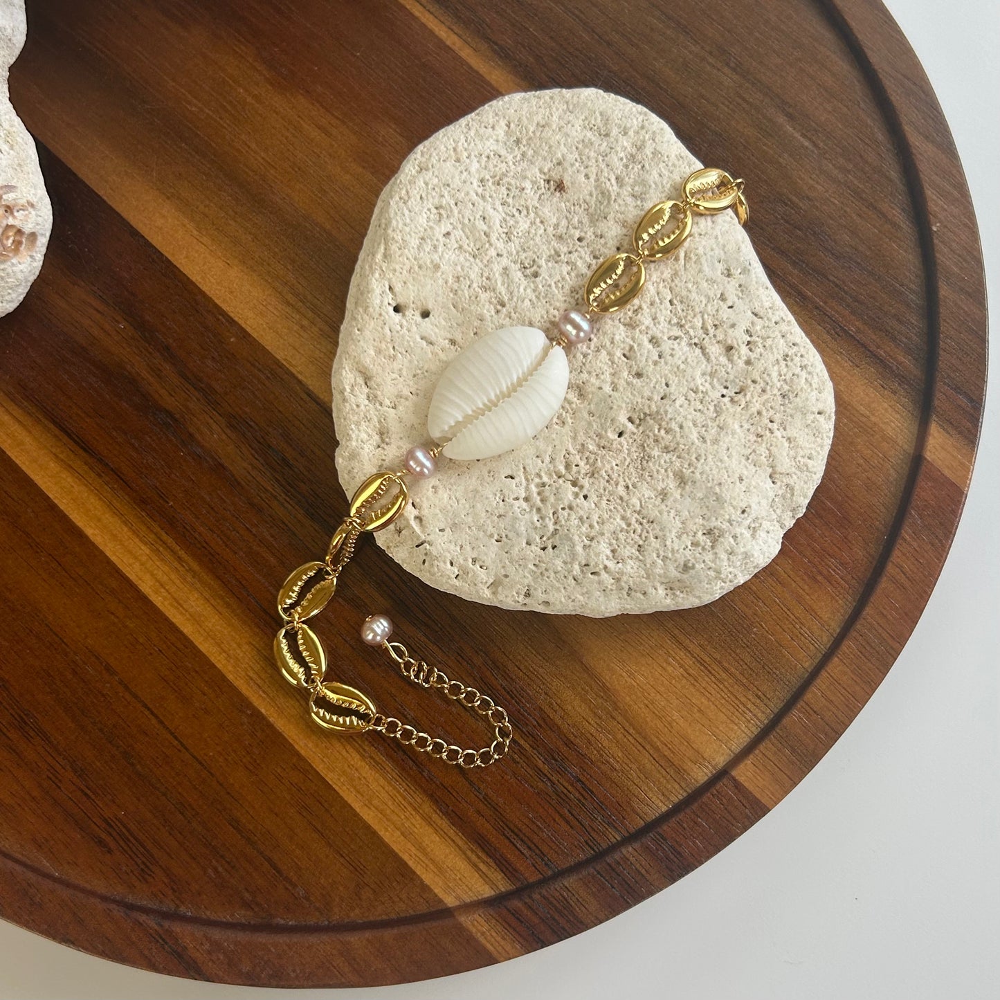 Granulated Cowrie & Lavender Pearls Bracelet