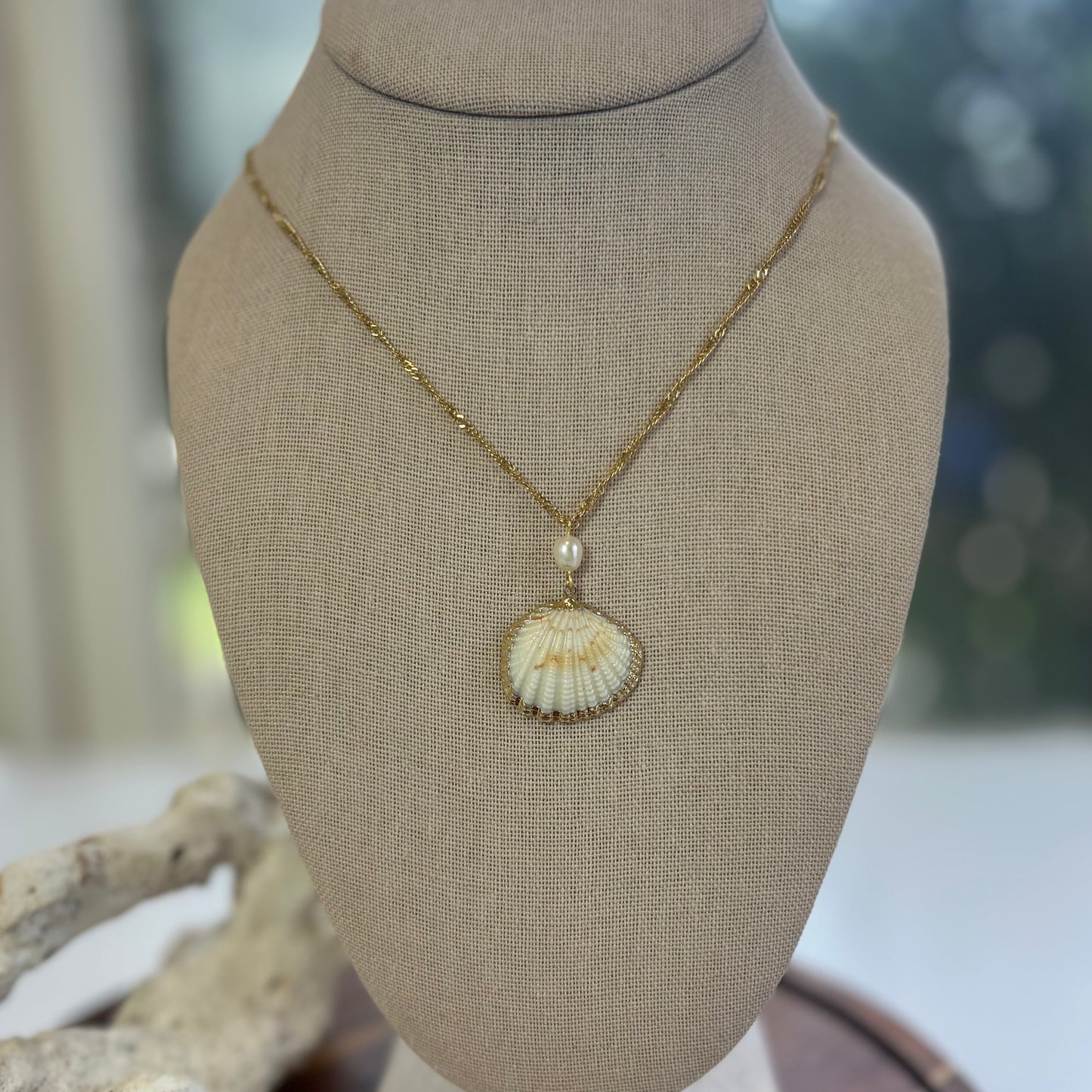 Elegant Shell & Pearl Pendant