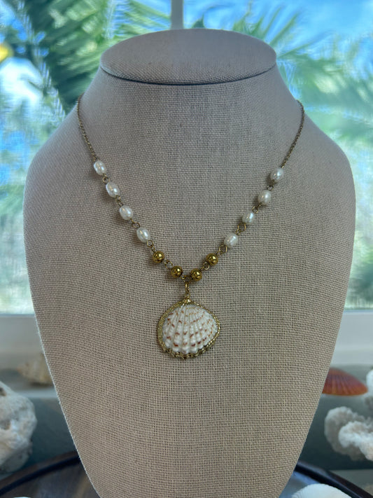 Seashell & Pearls Necklace