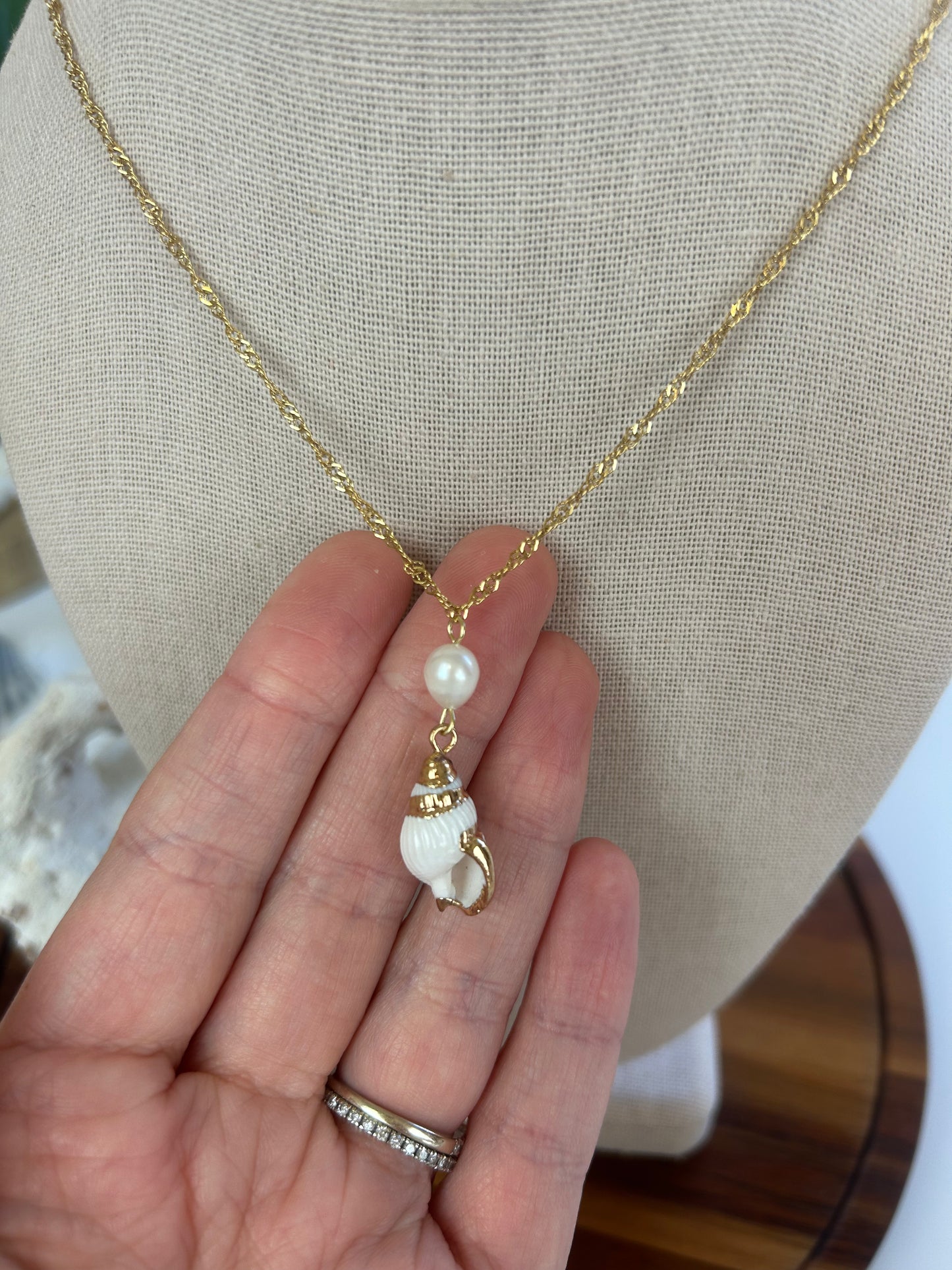 Pearl Drop Conch Shell Necklace
